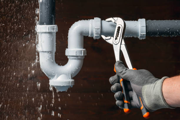 Professional Emergency Plumber technician working in Havre de Grace, MD